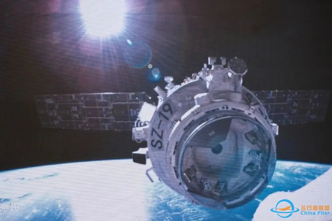 天宫“新人”驾到|神舟十九号成功对接中国空间站w2.jpg