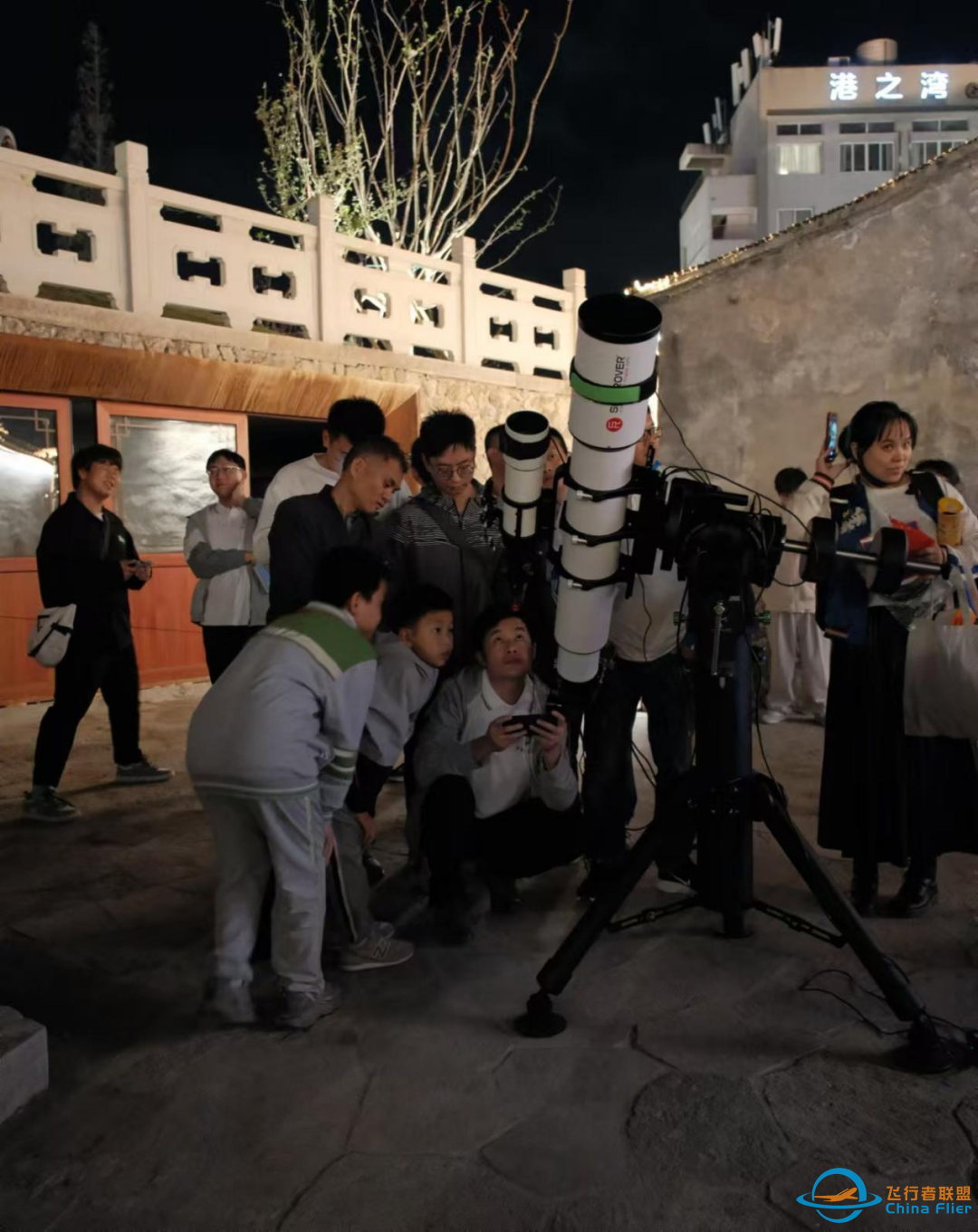 “星空下的对话:奎光星语.共育未来”——土星之夜天文科普活动点亮舟山定海古城w9.jpg