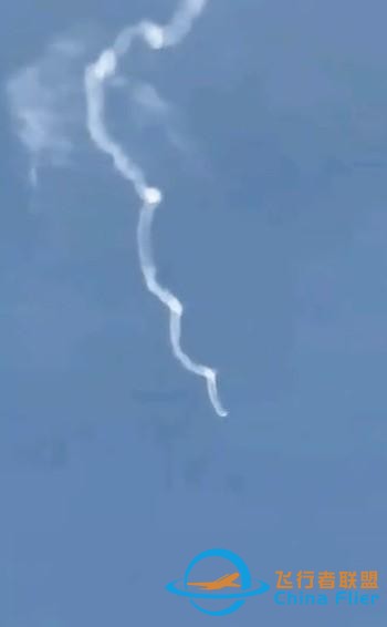 日本太空一号火箭发射失败 螺旋上天惊呆众人-1.jpg