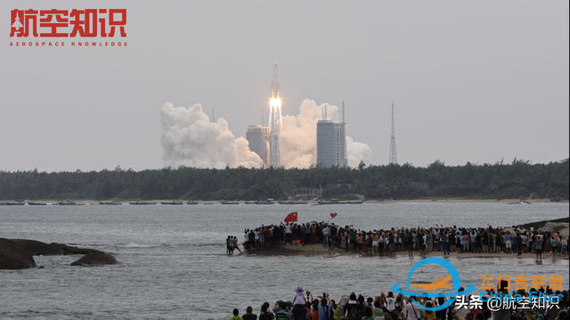 30年，为这一刻！中国空间站核心舱发射成功！现场超燃大图来了-2.jpg