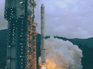 我国探月工程嫦娥四号探测器成功发射 开启人类首次月球背面软着陆探测之旅w9.jpg