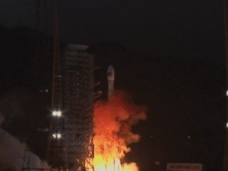 我国探月工程嫦娥四号探测器成功发射 开启人类首次月球背面软着陆探测之旅w12.jpg