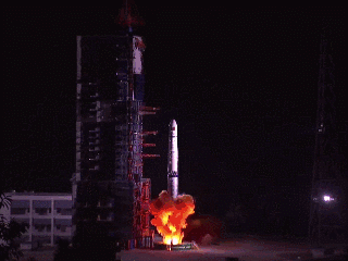 我国探月工程嫦娥四号探测器成功发射 开启人类首次月球背面软着陆探测之旅w21.jpg