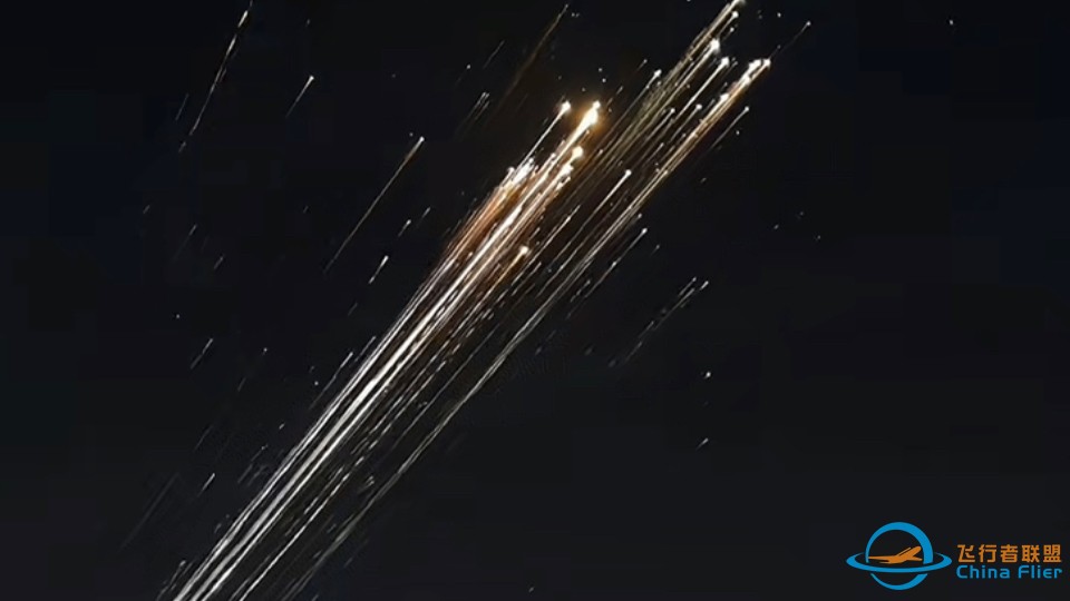 “哇！这也太震撼了叭 拍到了如此震撼且浪漫的SpaceX解体 当然要分享给你啦 记得许愿.”-1.jpg